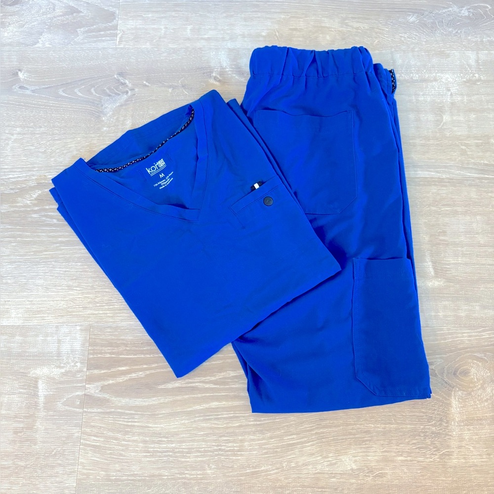 KOI Next Gen scrubs set